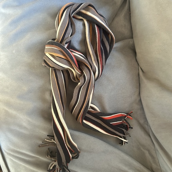 Excellent Scarf 🧣 - Picture 3 of 3